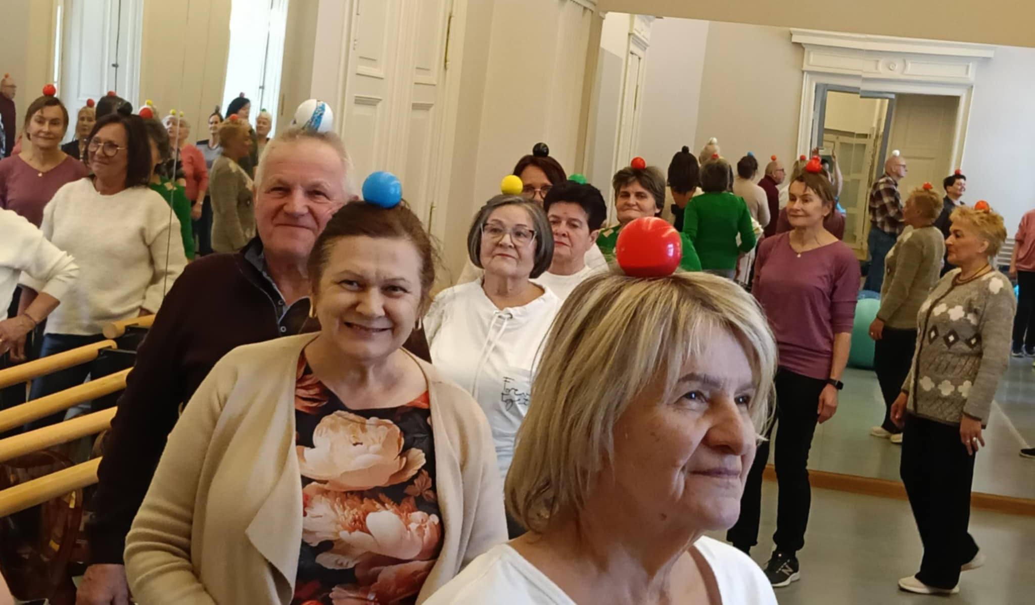 Zajęcia sensoryczne w ramach projektu "Poddębicki Senior..."